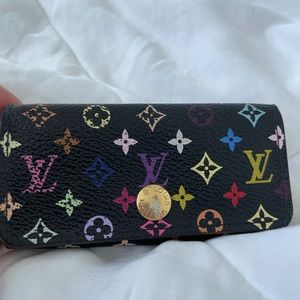 Authentic Louis Vuitton 4 key holder